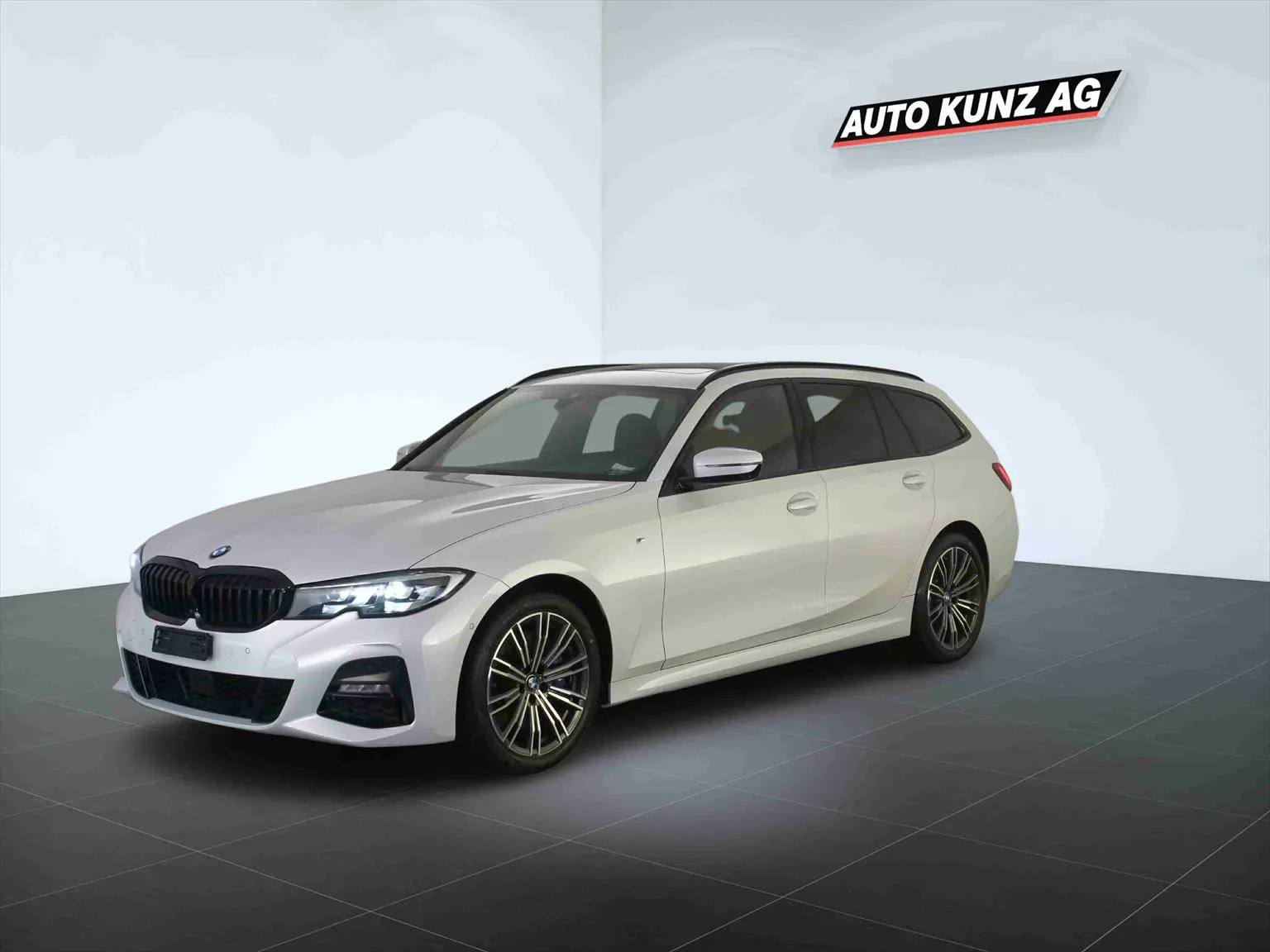 BMW 330i xDriveTouring M Sport Automat  Image 1