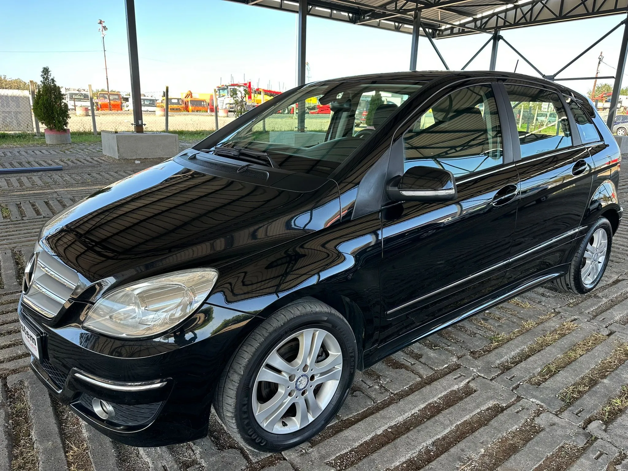 Mercedes B 180 2.0 TDI NOVO NOVO NOVO Image 1