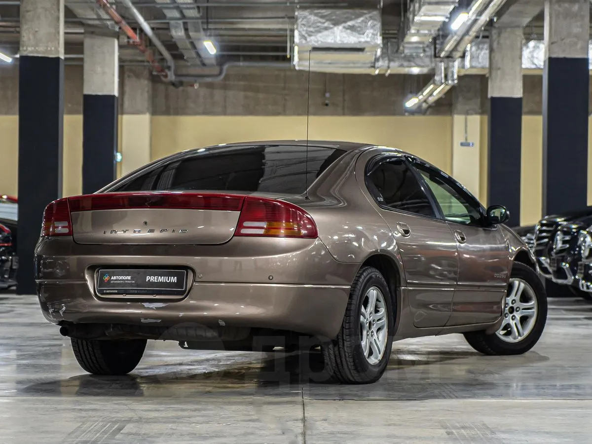 Dodge Intrepid Image 4